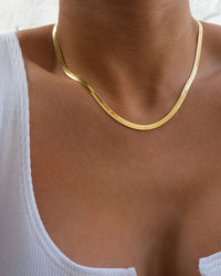 The Classique Herringbone Chain- Gold View 7