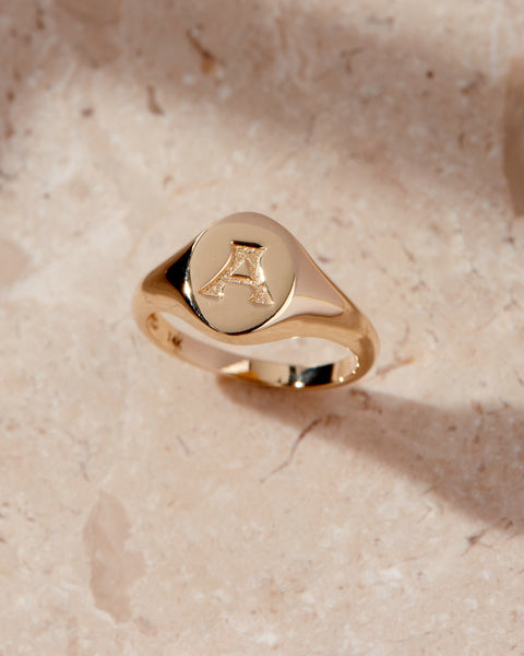 Oval Signet Ring [Vintage] | Luv Aj