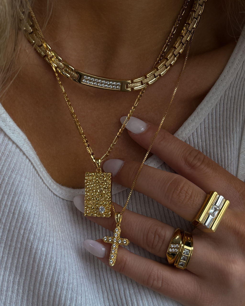 アクセサリー COCO'S Coco Cross Necklace- Gold | Luv Aj