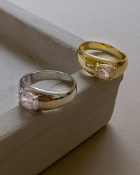 Stone Orb Signet Ring- Silver View 3