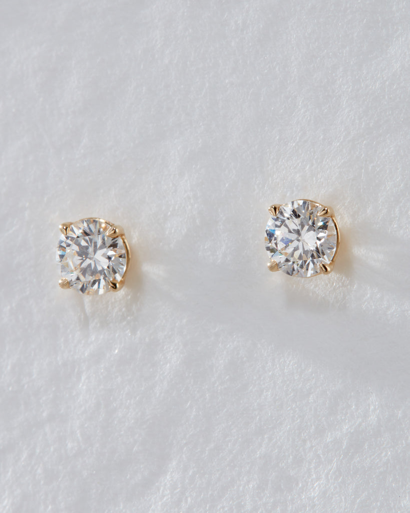 Pair shop of studs