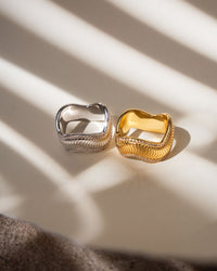 The Wavey Snake Chain Ring- Silver View 3